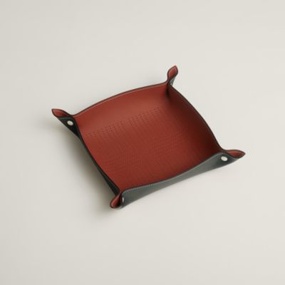 かわいい ペンケース【HERMES】 ペンも沢山仕舞えて形も可愛い一番人気の三角型革ペンケース「革